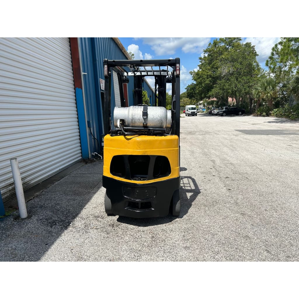 2006 Yale GLC050VX 5000 lb. LPG Forklift w/ Sideshift 200H - Forklifts