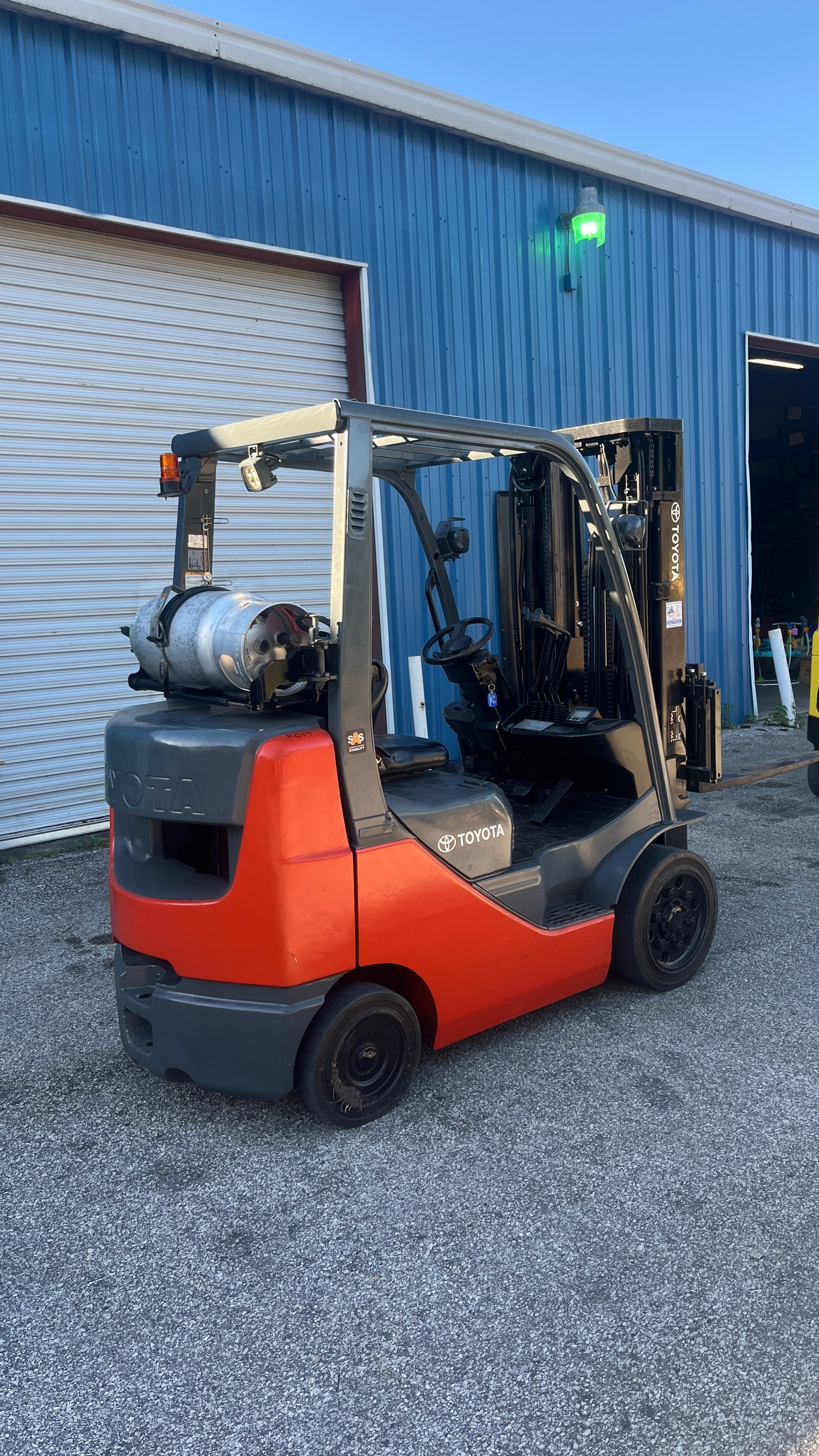 2012 Toyota 8FGCU25 LPG 5000 lb. Forklift w/ Sideshift 189"H