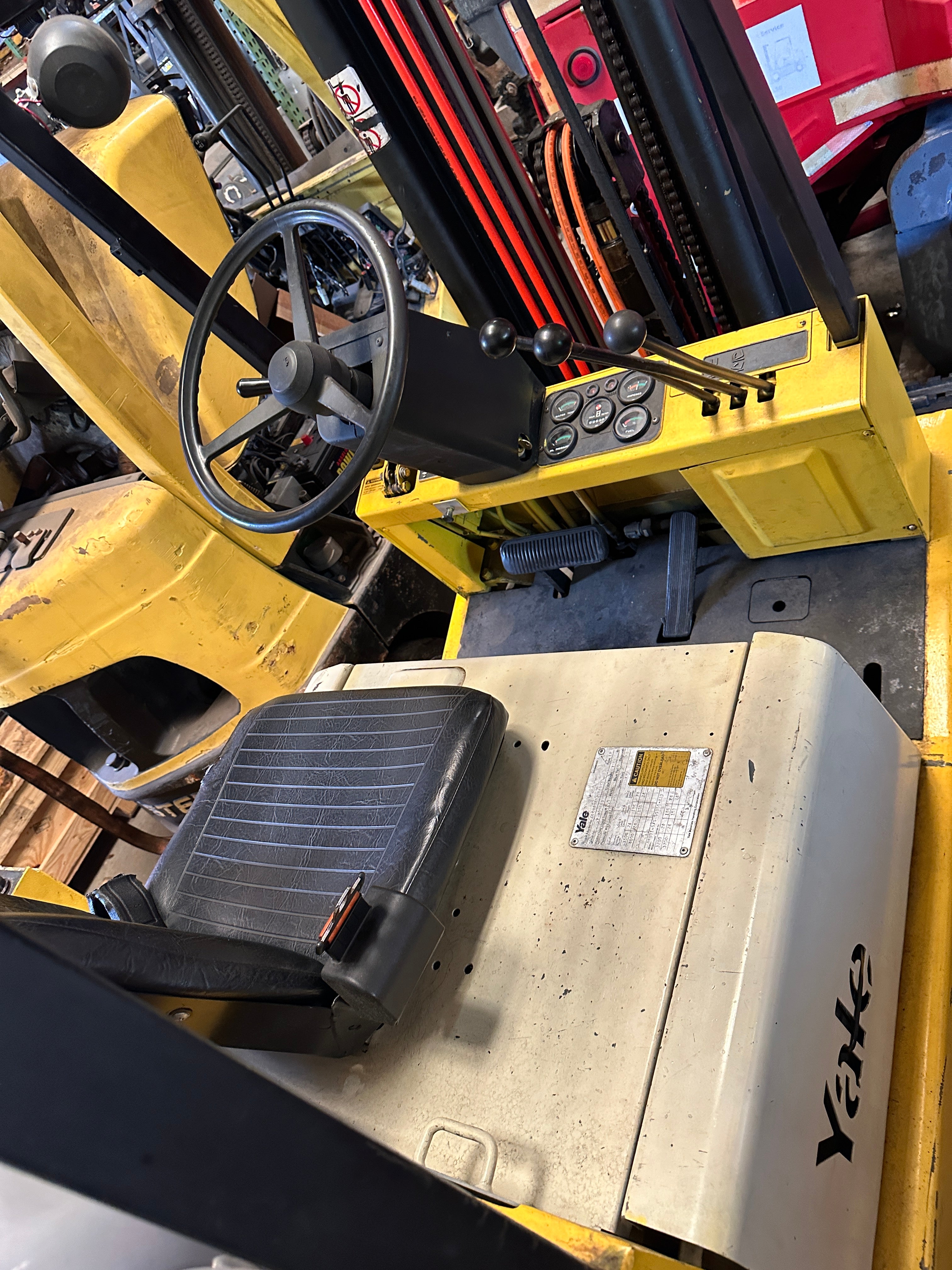 Yale GLC040AB 4000 lb. LPG Forklift w/ Sideshift & Cushion Tires 186"H