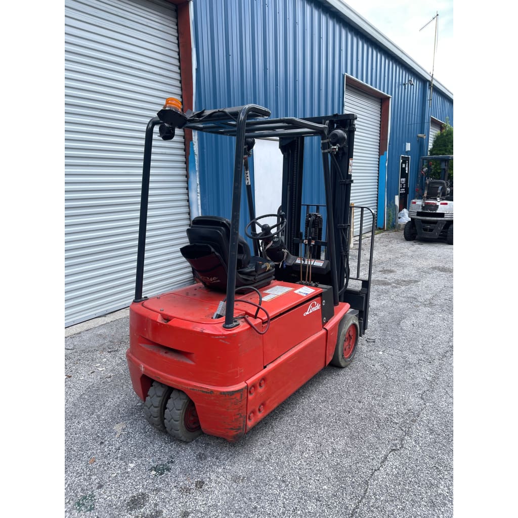 Linde E15 3000 lb. Electric 36v Forklift w/ SideShift 185H Triple Mast - Forklifts