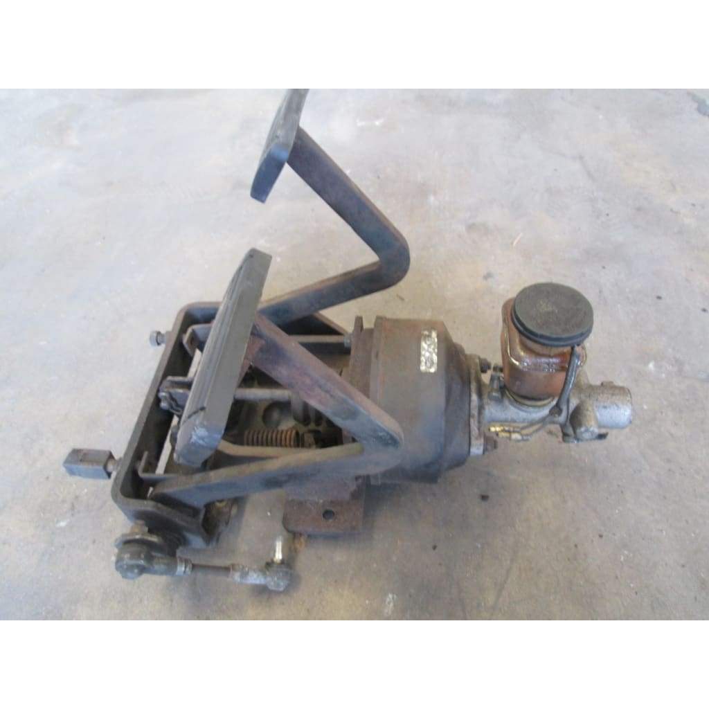 Nissan Optimum 40 CPK02 Gas Forklift Brake Pedals