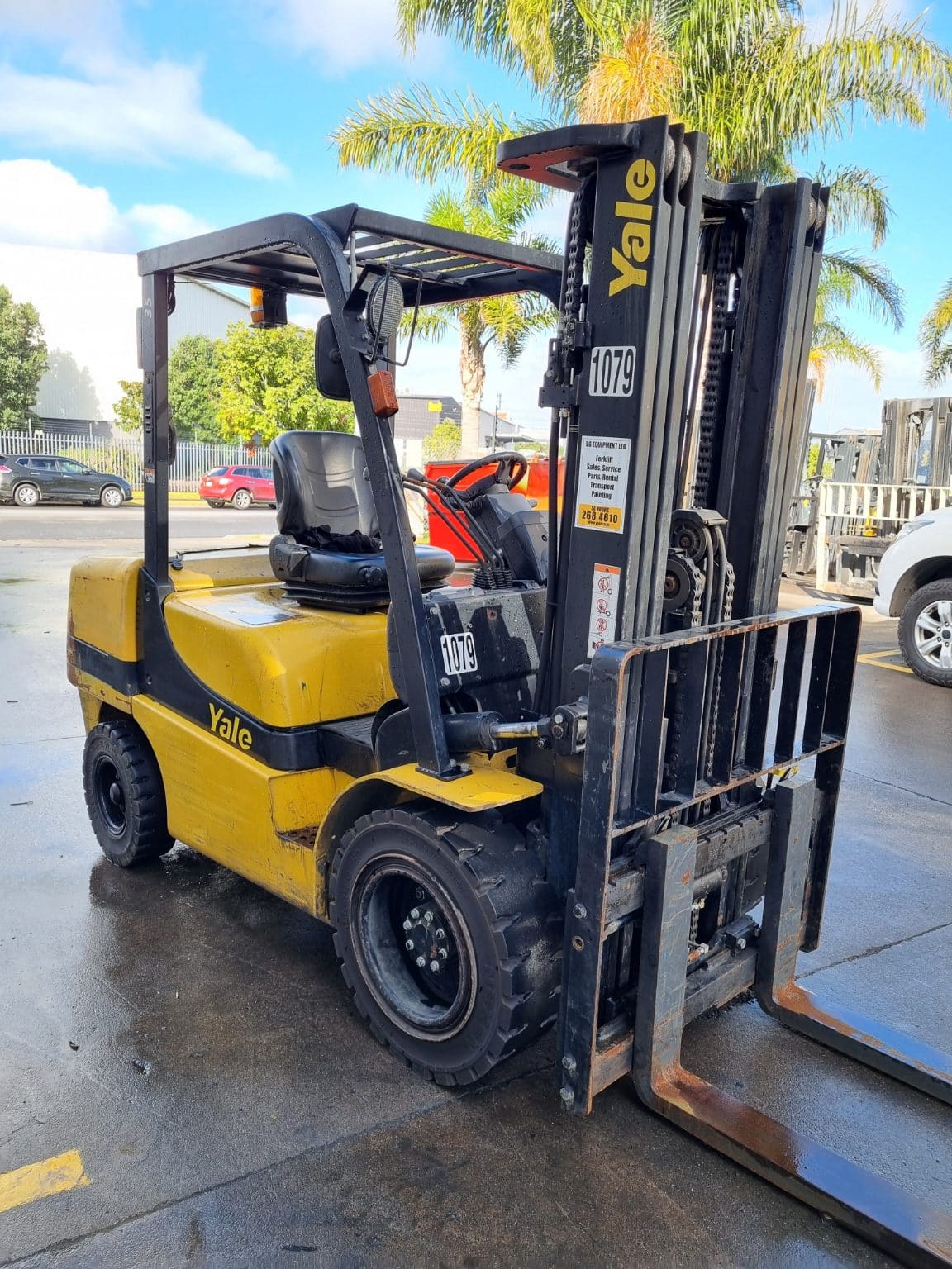 Montacargas diésel Yale GDP155VX 2008 REACONDICIONADO de 15,500 lb con desplazamiento lateral y rueda doble de 212.6"H