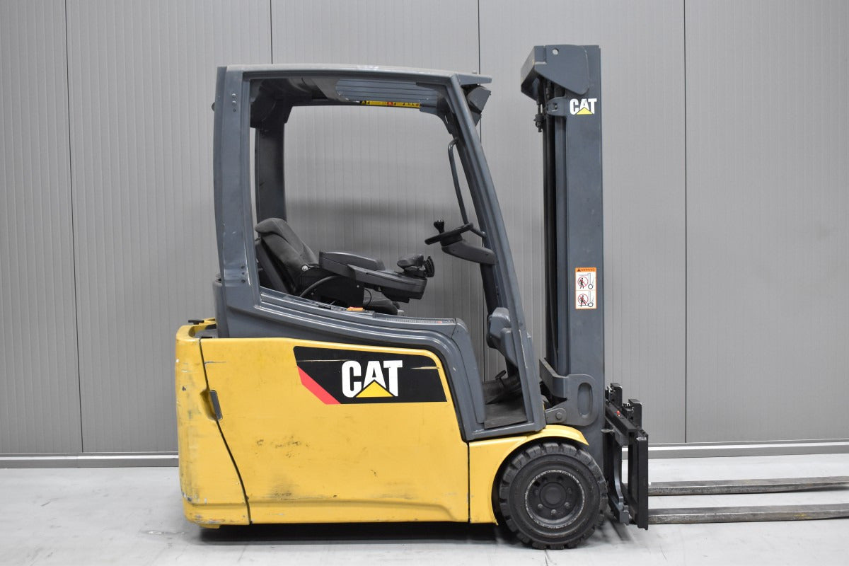 2018 CAT 2ET3500 3500 lb. 48v Electric Forklift w/ Sideshift