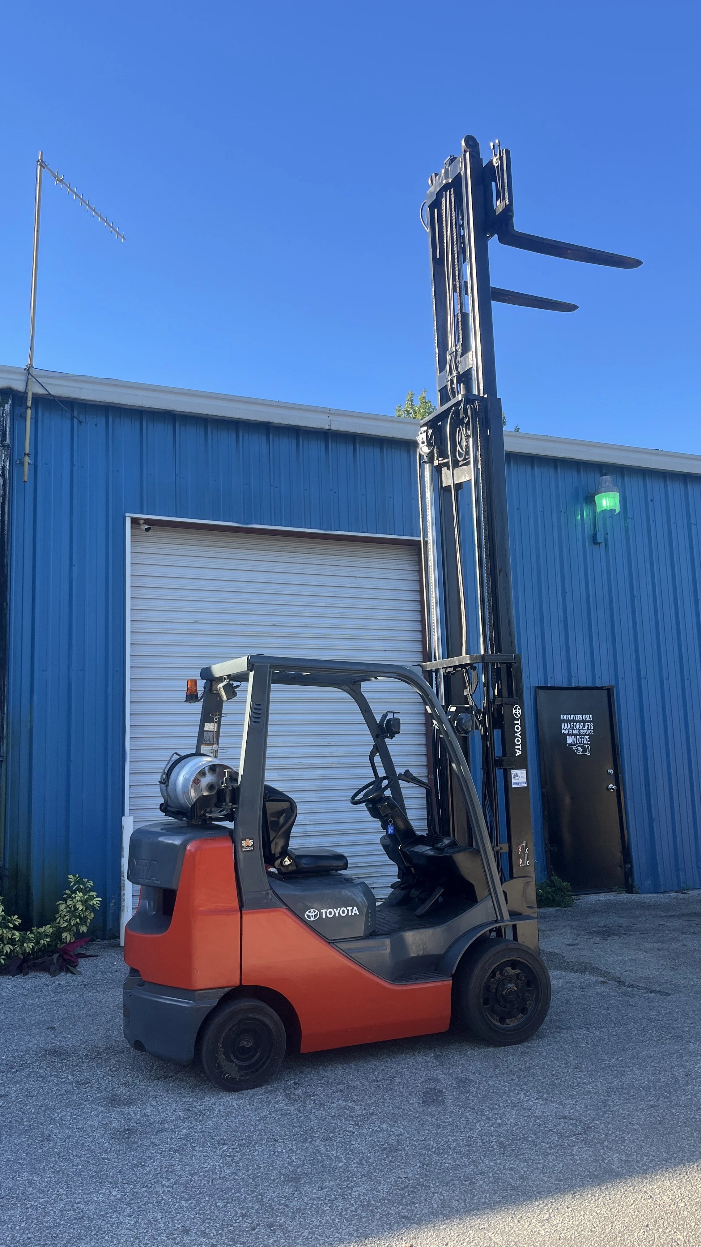 2012 Toyota 8FGCU25 LPG 5000 lb. Forklift w/ Sideshift 189"H