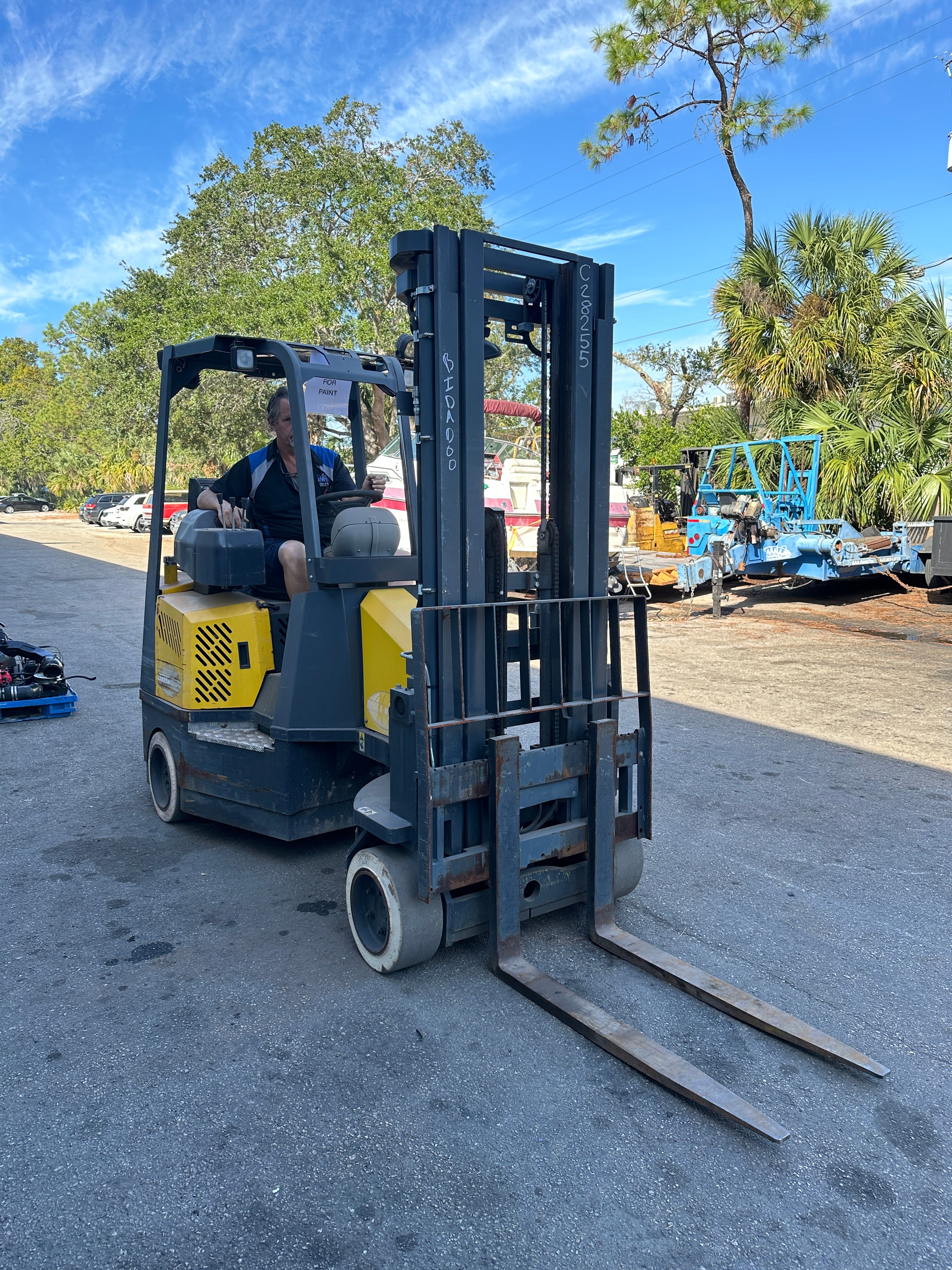 2016 Hyster S50CT Montacargas LPG de 5000 lb con desplazamiento lateral y mástil para camión de 80"H