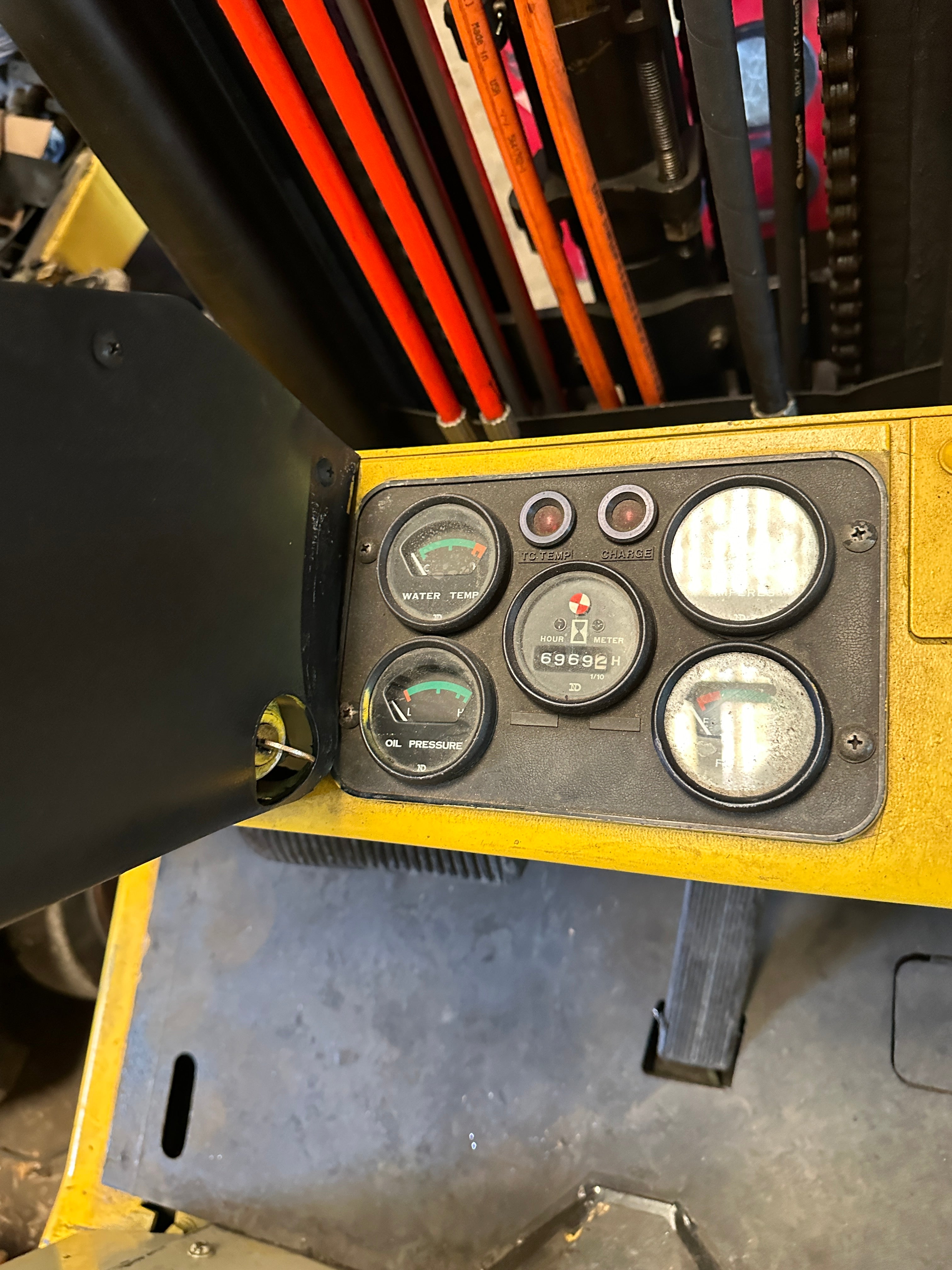 Yale GLC040AB 4000 lb. LPG Forklift w/ Sideshift & Cushion Tires 186"H
