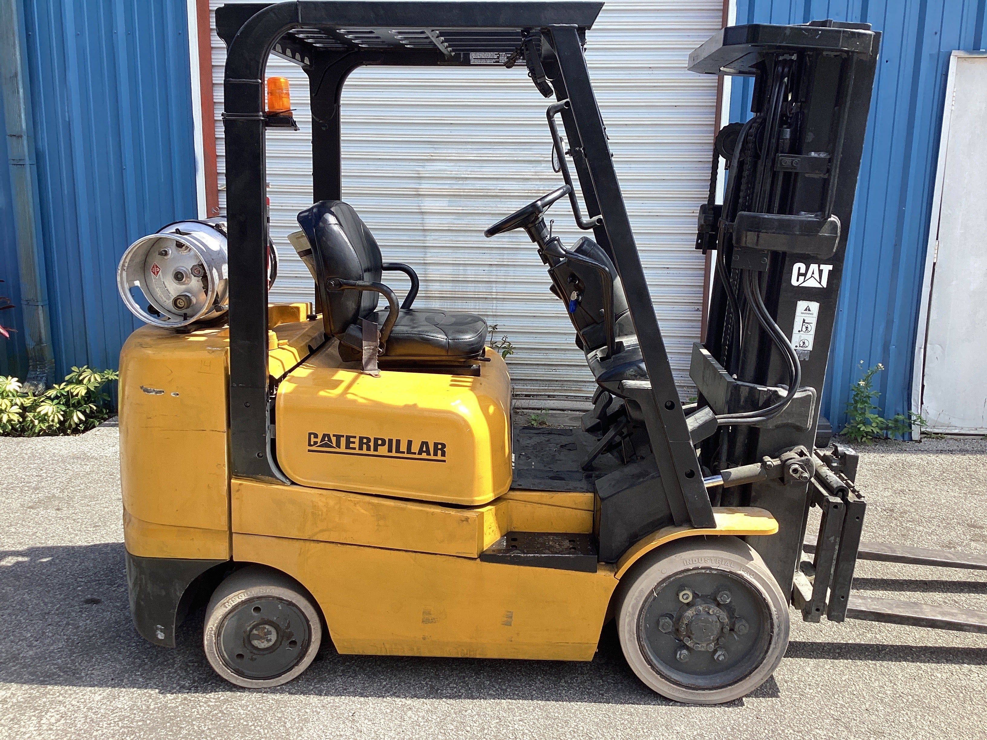 2004 Caterpillar GC25K 5000 LB. LPG Forklift w/ Sideshift 170"H