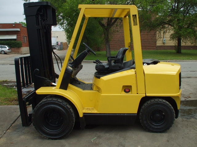 2004 Hyster S50XM Montacargas LPG de 5000 lb con desplazamiento lateral y mástil triple 189"H