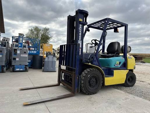 Komatsu FG25T-12 5000 lb. LPG Forklift w/ Sideshift & Solid Pneumatic Tires 188"H