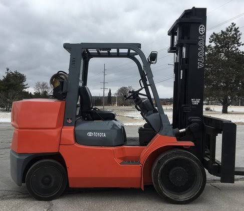 2015 Yale GLC120VX Montacargas LPG de 12,000 lb con desplazamiento lateral y neumáticos acolchados 282.4"H