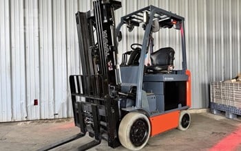2019 Toyota 8FBCU25 Electric 5000 lb. Forklift w/ Sideshift & Fork Positioner