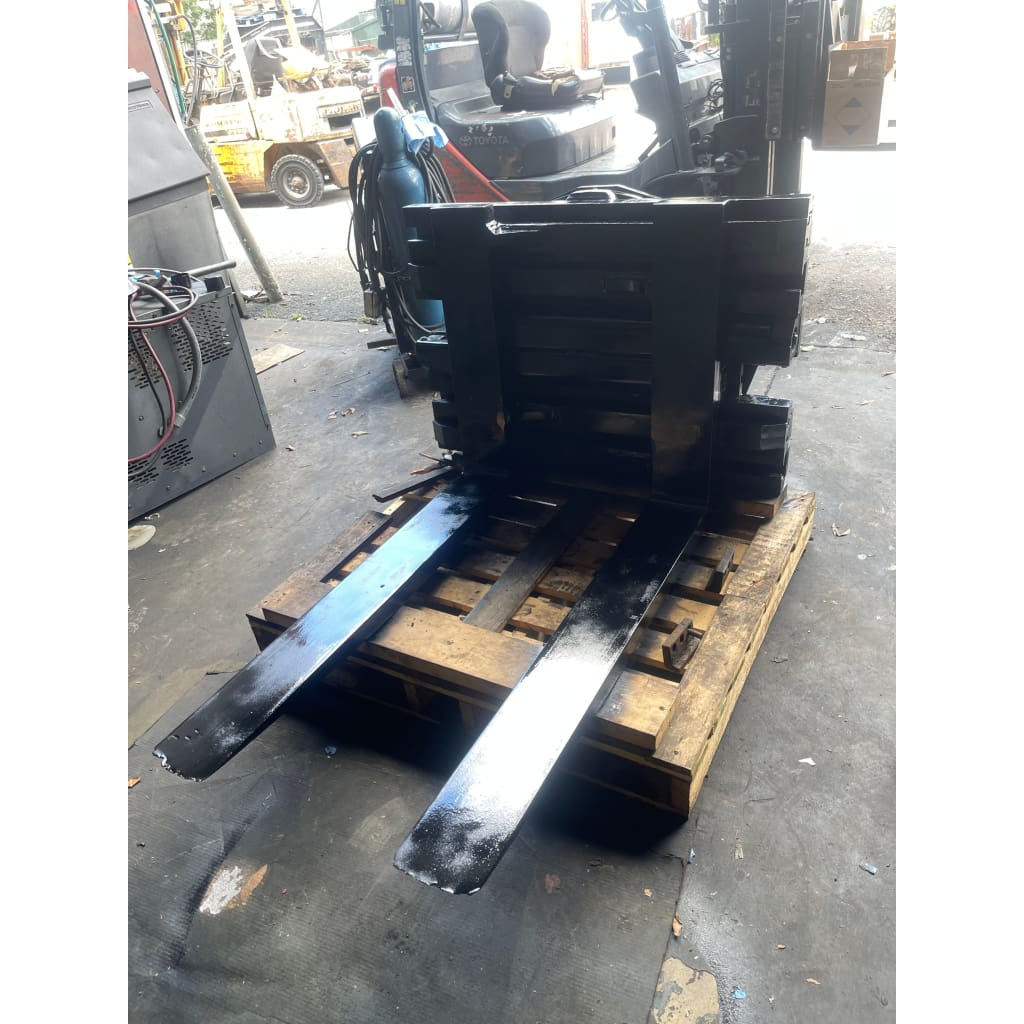 REFURBISHED Rightline RF50C Rotating Fork Positioner Clamp Attachment Class 3 - Attachments